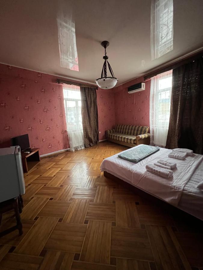Twins Guest House Батуми Екстериор снимка