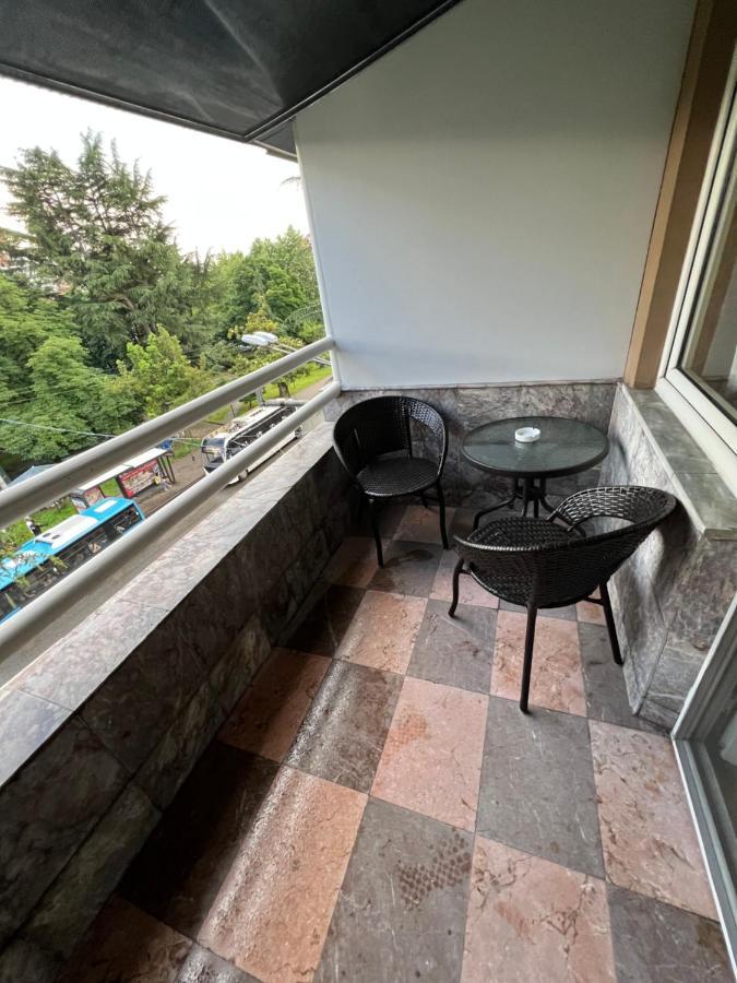 Twins Guest House Батуми Екстериор снимка