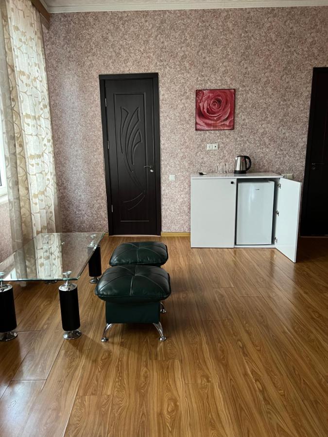 Twins Guest House Батуми Екстериор снимка