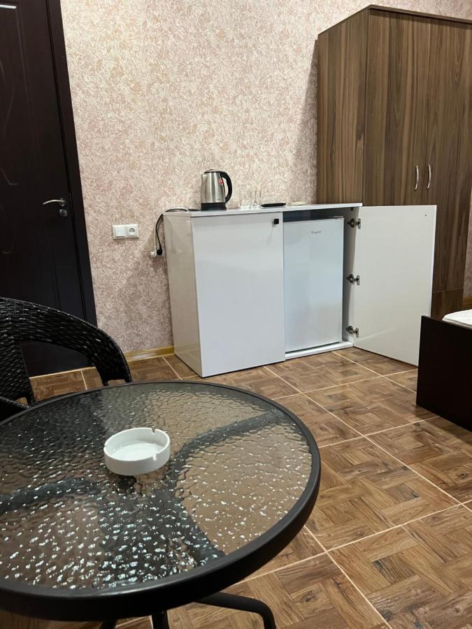 Twins Guest House Батуми Екстериор снимка